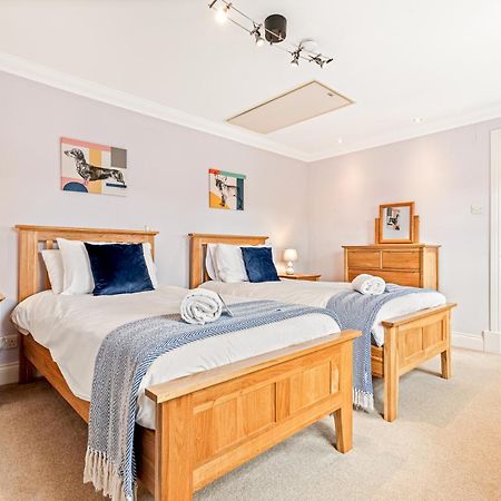 Olive Tale Villa Henley-on-Thames Buitenkant foto
